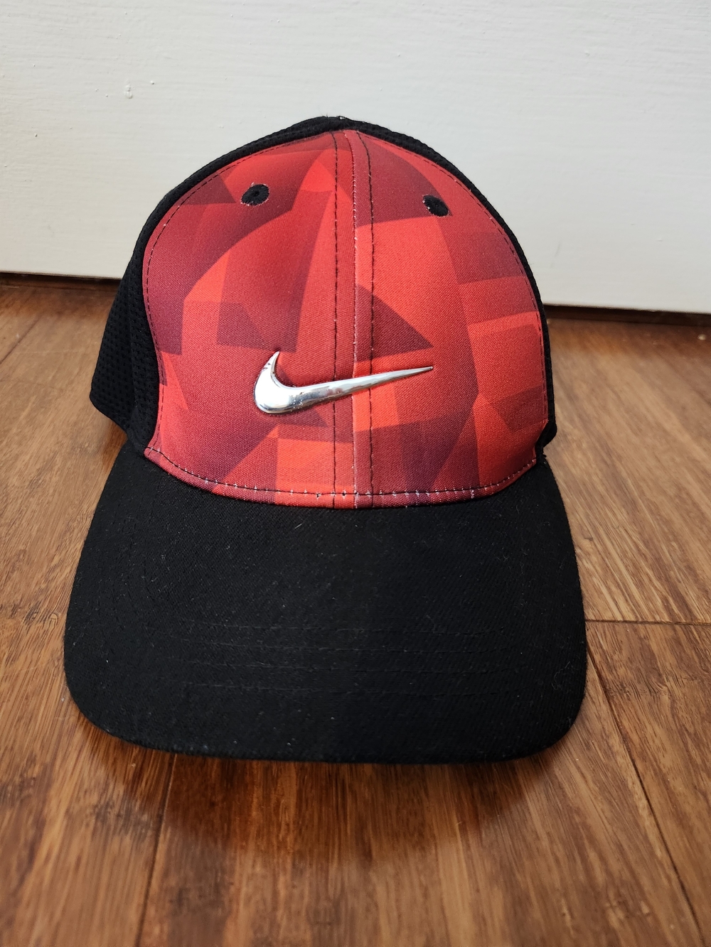 Nike True Kid's 4-7 Black Red Hat Cap Athletic Adjustable Casual Outdoors